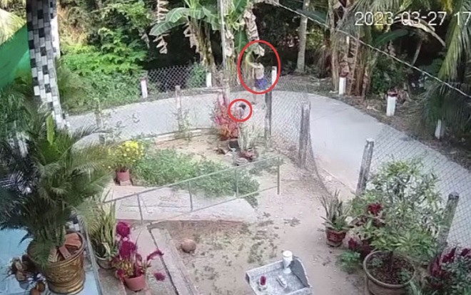 Vụ người phụ nữ bị hàng xóm đánh liên tiếp 21 cái dẫn đến tử vong: Nghi phạm là người thế nào? Ảnh 2