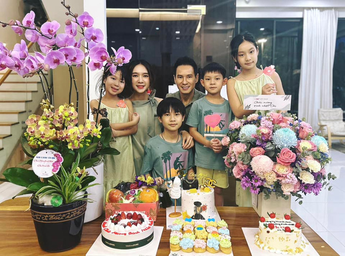 Lý Hải và các con bí mật tổ chức sinh nhật cho Minh Hà.