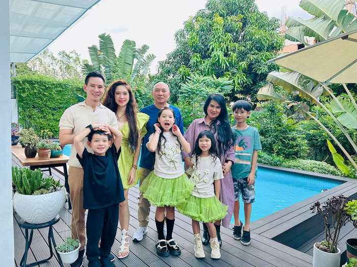 Không gian tràn ngập tươi mắt của tổ ấm Lý Hải - Minh Hà được nam ca sĩ chia sẻ trước đó.