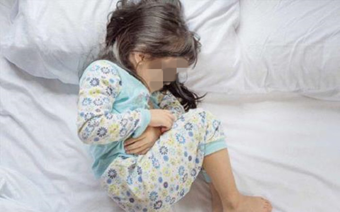 Bé gái mới 18 tháng tuổi phải cắt bỏ 1 buồng trứng, tình trạng bệnh hiếm gặp cần được phụ huynh lưu tâm Ảnh 2