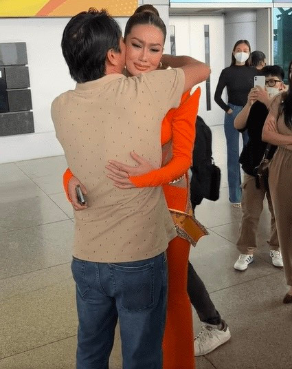 Ba là người đồng hành cùng Thiên Ân trong mọi chặng đường.