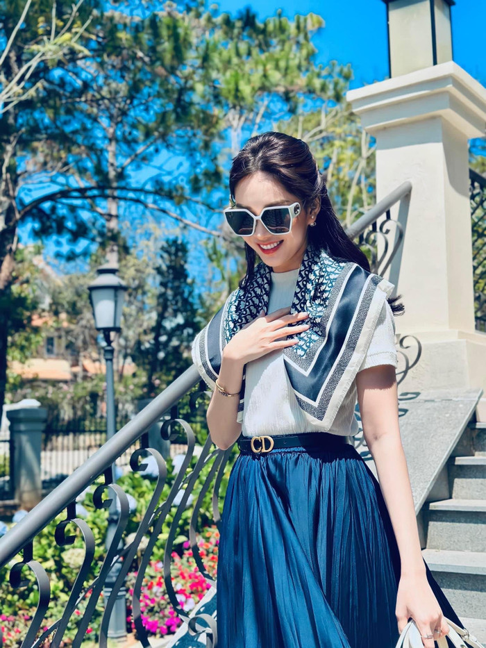 'Thần tiên tỷ tỷ Vbiz' thể hiện khí chất sang trọng ở thành phố ngàn hoa Đà Lạt