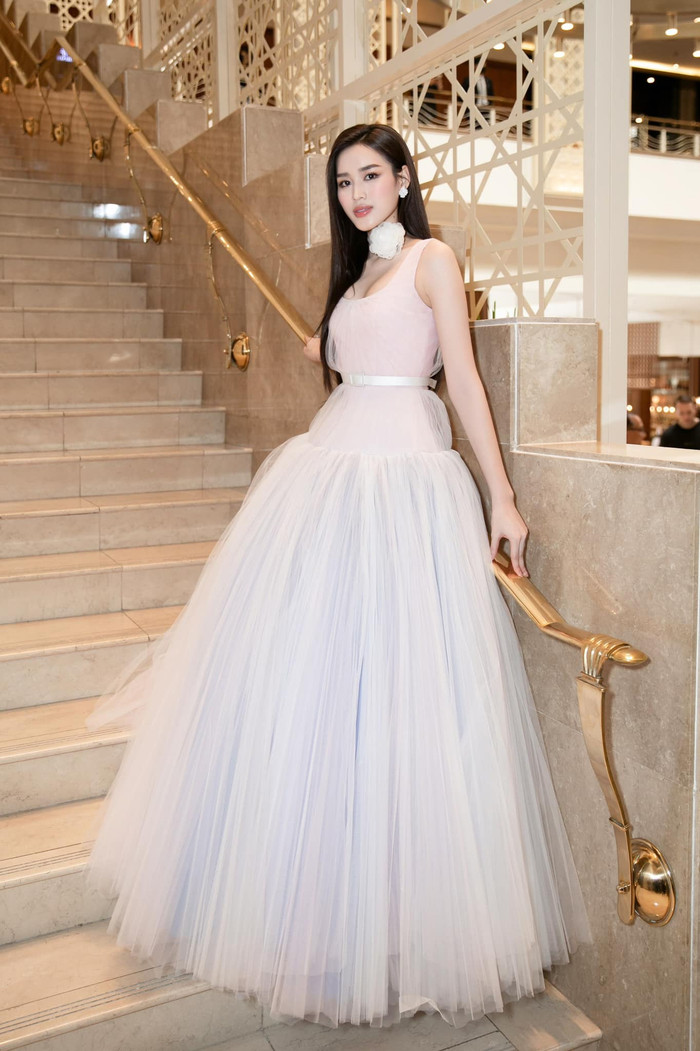  Cất đôi kiếm Nhật ở nhà, Đỗ Thị Hà bồng bềnh như công chúa: Đôi chân chất lượng vậy, sao em không khoe ra Ảnh 5