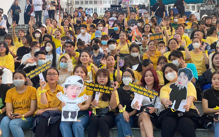 Gala Bài Hát Hay Nhất trước 'giờ G': Khán giả háo hức check-in, fandom của Jack trở thành tâm điểm Ảnh 2