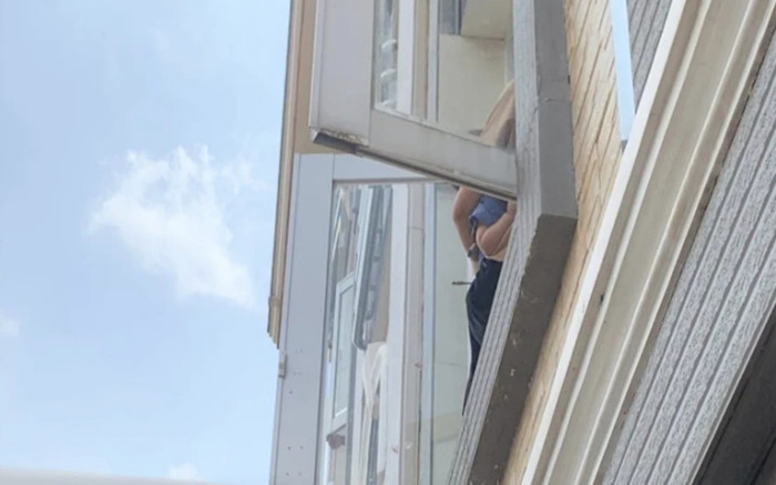 Nghẹt thở giây phút mẹ ôm con nhỏ định nhảy lầu tự tử Đắk Nông Ảnh 2