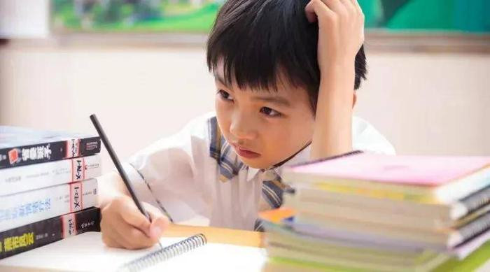 Bé trai 8 tuổi đột tử vì học ngày học đêm, trước khi mất nói đúng 7 chữ với mẹ Ảnh 3