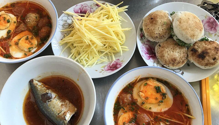  Nét độc đáo của món bánh căn đặc sản Phan Thiết Ảnh 1