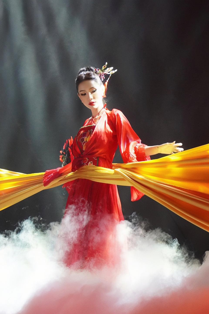 Ngoài gương mặt 'cực phẩm', Mỹm Trần bị nhận xét chưa đủ yếu tố để đăng quang. 