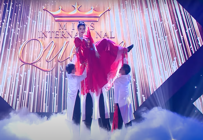 Người đẹp cần nhiều sự hỗ trợ từ phía vũ đoàn thay vì phải tự biểu đạt và tự chủ trong chính tiết mục của mình.