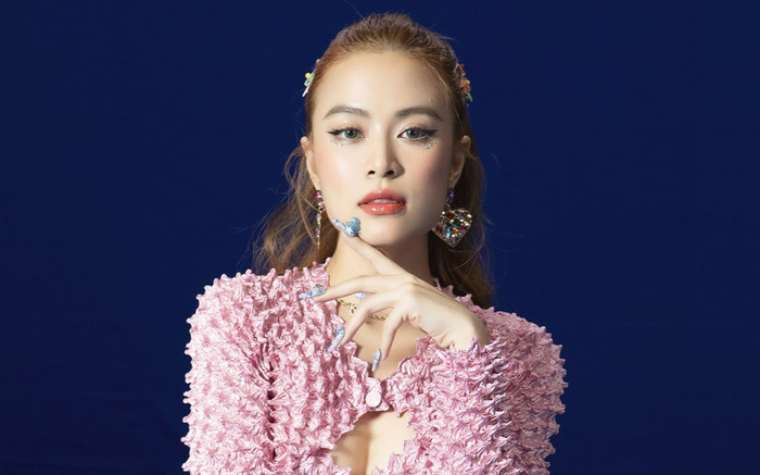 Được 'lão đại' trong nghề khen sau thành công của 'See tình', Hoàng Thùy Linh có cách trả lời tinh tế Ảnh 2