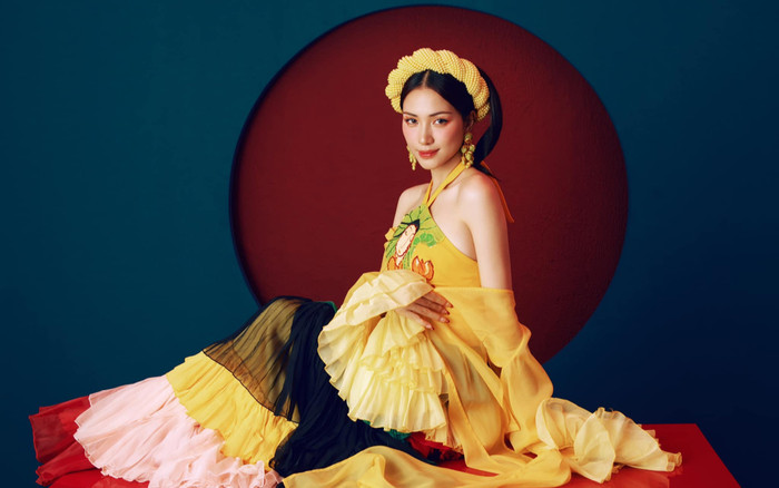 Không 'dao kéo', nhan sắc của Hoà Minzy trong hơn 10 năm qua cũng 'lên hương' ngoạn mục Ảnh 2