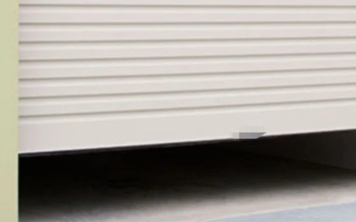 Bé trai 11 tuổi ở Quảng Ninh bất ngờ bị cửa cuốn đè tử vong Ảnh 2