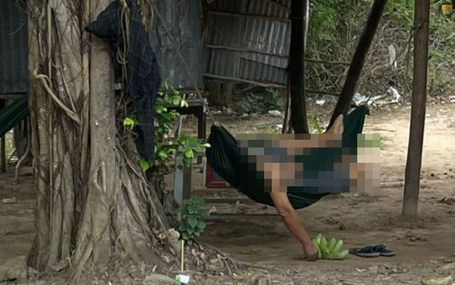 Trên chiếc võng mắc tạm ở khu nghĩa trang, người dân phát hiện cảnh tượng 'lạnh sống lưng' Ảnh 2