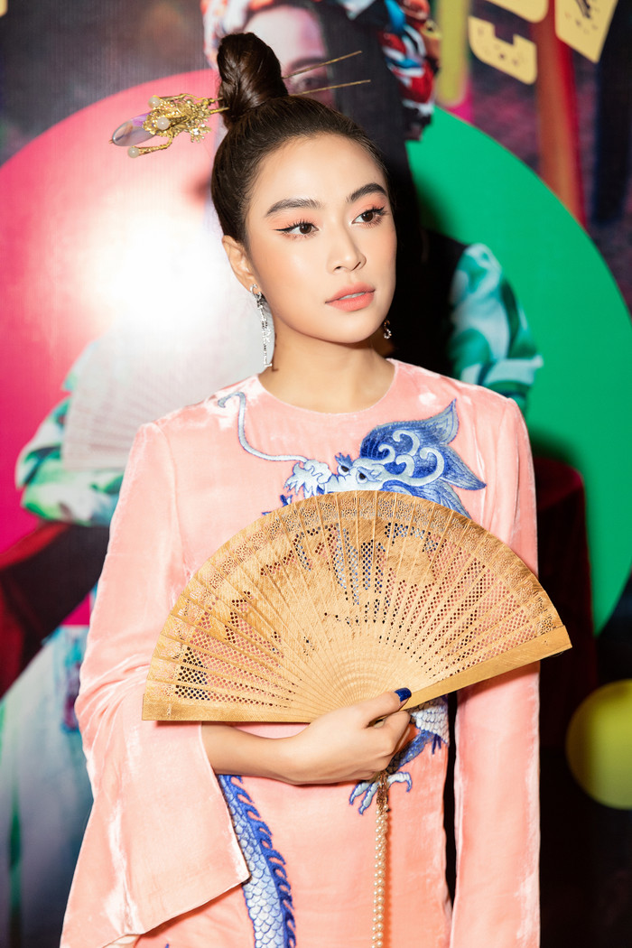 Nữ ca sĩ có thể khiến Hoàng Thùy Linh bị lãng quên tại Hàn Quốc Ảnh 1