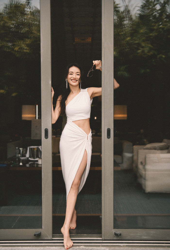 Vóc dáng cân đối và gợi cảm của cô nàng Thư Kỳ dù đã ở độ tuổi 46