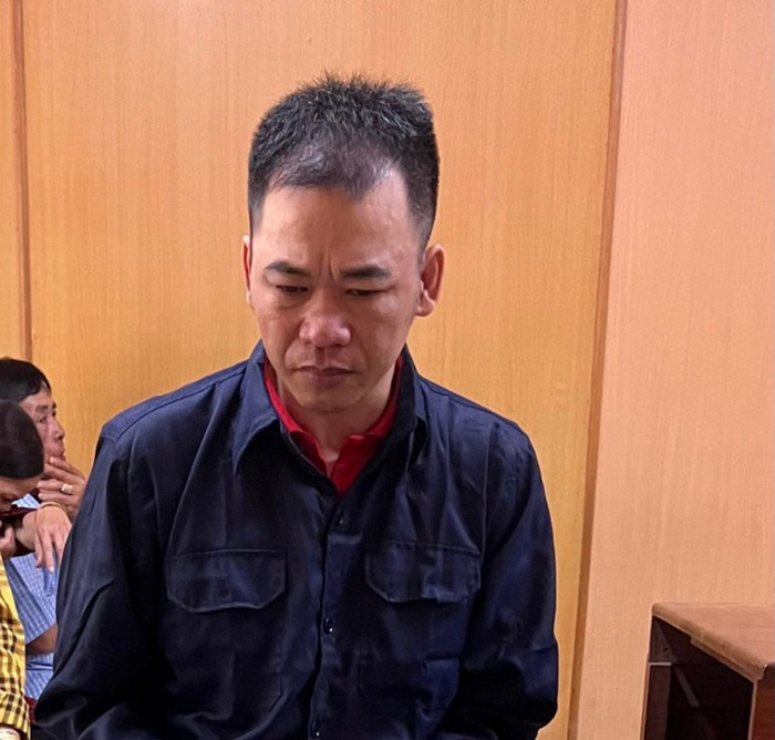 Bị cáo Đổng tại phiên xét xử. (Ảnh: NLĐ).