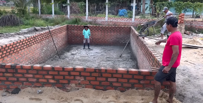 Bể bơi của Lộc Fuho có chiều dài 10m, rộng 5,5m.