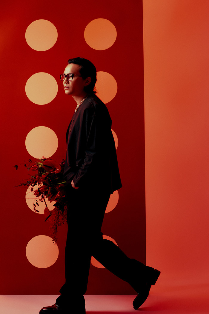 Mars Anh Tú trong diện mạo mới.