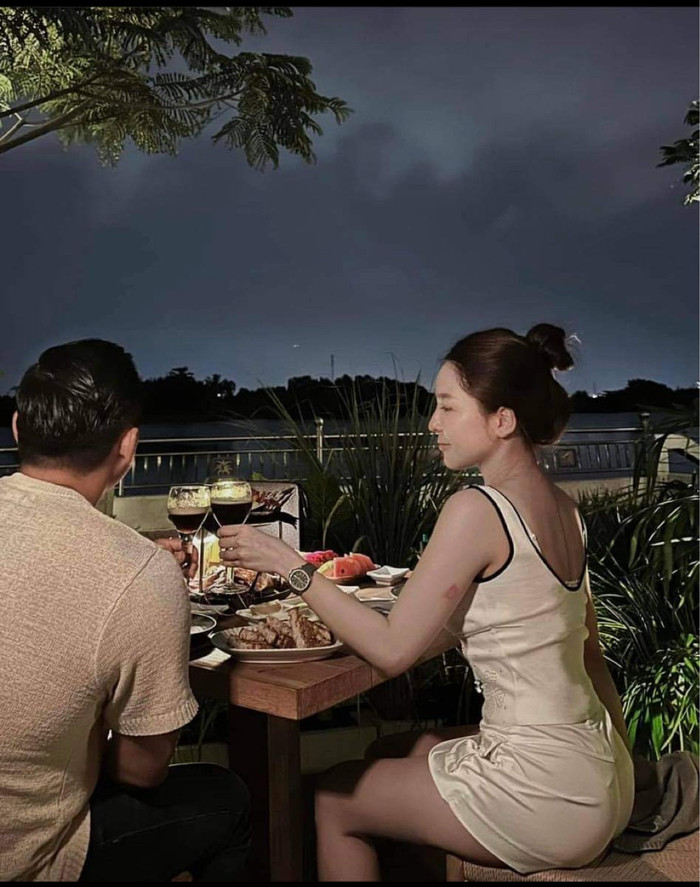 Trâm Anh khoe ảnh với người đàn ông giấu mặt nhanh chóng nhận được nhiều sự quan tâm, chú ý