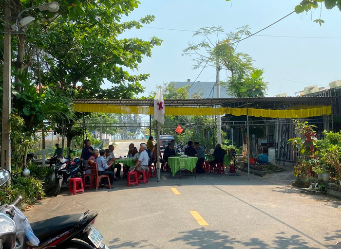 Gia đình tổ chức mai táng cho cháu K. 