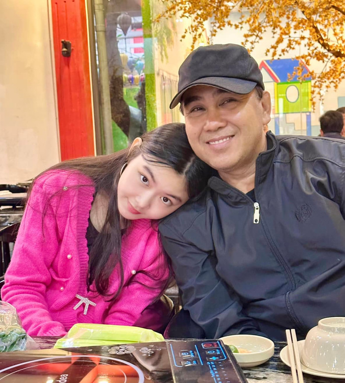 Quyền Linh gửi lời chúc ngọt ngào tới ái nữ, mong thời gian trôi chậm để làm việc này cho con mỗi ngày Ảnh 1