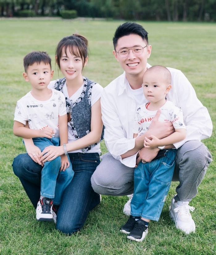 Dù không tổ chức hôn lễ nhưng cặp đôi đã đăng ký kết hôn và có chung 2 con trai.