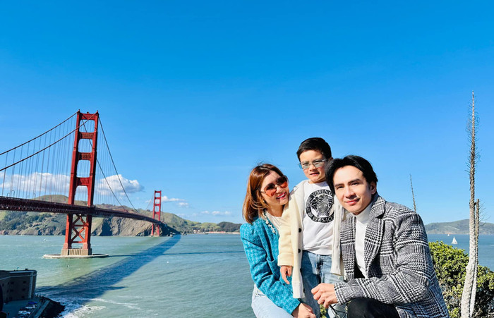 Đan Trường xuất ngoại thăm vợ cũ và con trai.