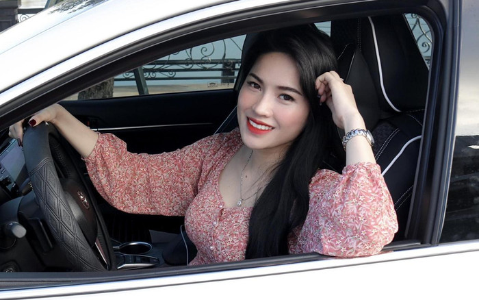 Võ Hà Linh: Từ phòng trọ 10m2 mở công ty riêng, bán sạch hàng 3 nhà máy chỉ 1 giờ nhưng vẫn gây tranh cãi Ảnh 2