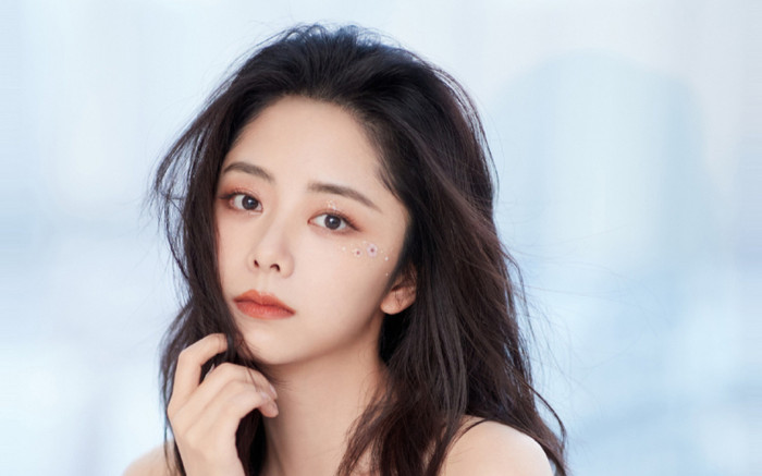 Đàm Tùng Vận dính tin đồn kết hôn, được bạn trai chống lưng bảo sao sự nghiệp lên như diều gặp gió Ảnh 2