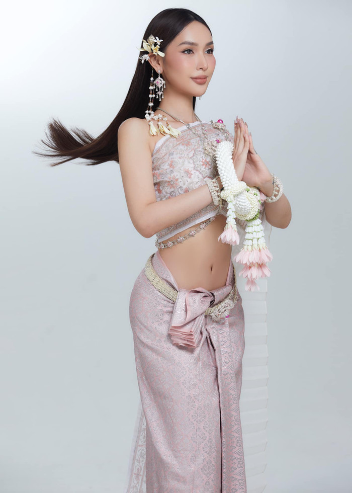  Mỹm Trần đẹp chuẩn con gái Thái: Bê nguyên outfit này nối gót Trân Đài cũng ổn áp chứ? Ảnh 4