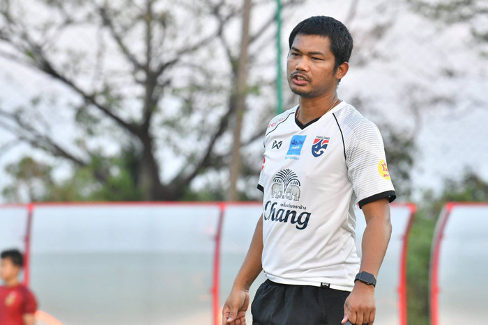  HLV Thái Lan khen ông Troussier xây chơi đẹp: 'U23 Việt Nam đang mạnh lên' Ảnh 1