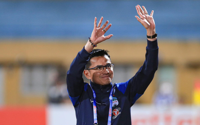 Kiatisuk: Tôi dùng các cầu thủ trẻ vì đội tuyển Việt Nam Ảnh 2