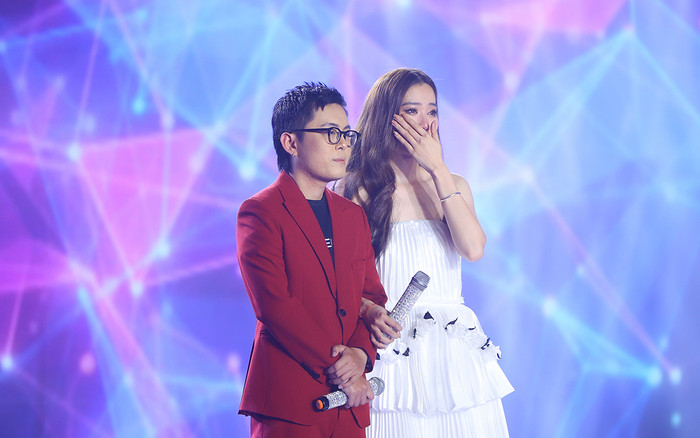 Nam Em tiếp tục bật khóc trên sân khấu, tuyên bố 'đến The Heroes để truyền cảm hứng' Ảnh 2