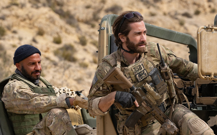 Jake Gyllenhaal hợp tác với 'cha đẻ' loạt phim Sherlock Holmes - Aladdin trong The Covenant Ảnh 2