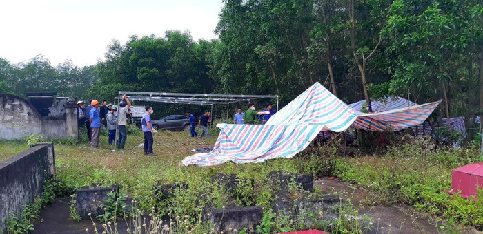  Bên trong khu nghĩa địa, kinh hãi phát hiện thi thể cháy biến dạng, sốc hơn trước danh tính nạn nhân Ảnh 1