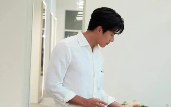 Hyun Bin trở về diện mạo điển trai, chuẩn nam thần hậu 'phát tướng', để râu già hơn trông thấy Ảnh 2