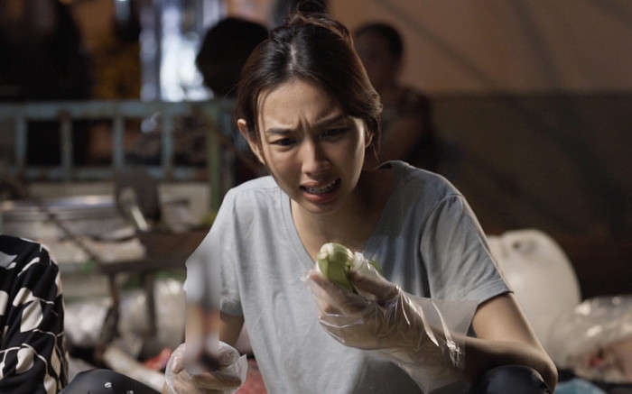 Gỡ bỏ vương miện, Thùy Tiên sơ hở là đổi nghề, bán 'đắt hàng như tôm tươi' Ảnh 2