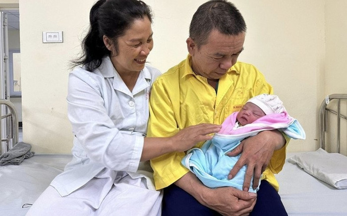 Mang thai và sinh con nặng 3,2 kg, tuổi thật của sản phụ Bắc Giang gây ngỡ ngàng Ảnh 2