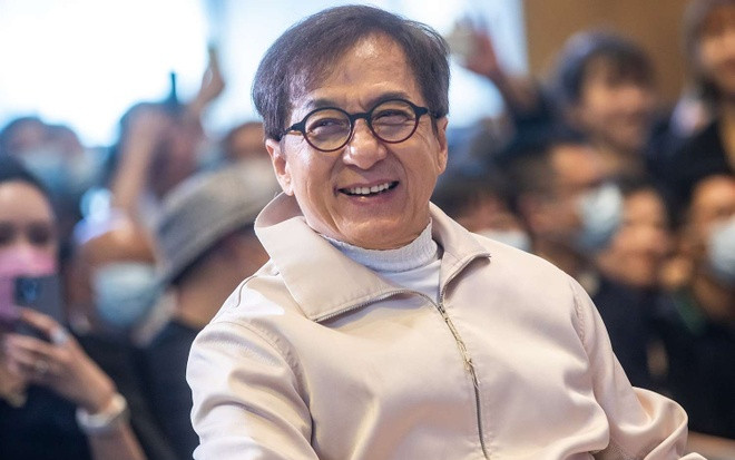 Thành Long đứng trước nguy cơ bị giòn xương, có thể phải ngồi xe lăn Ảnh 2