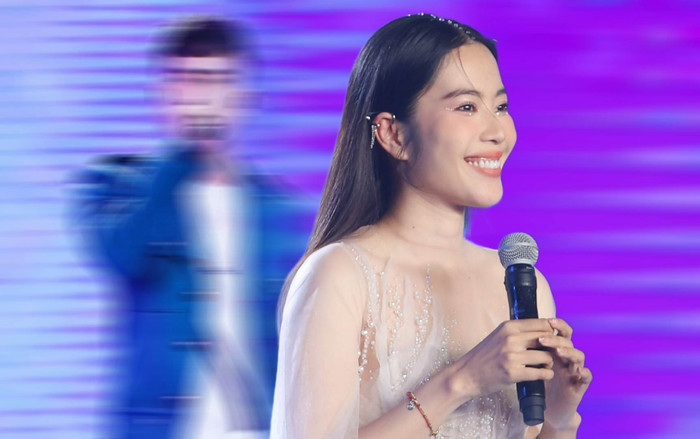 Một nam ca sĩ gây xôn xao khi nhận xét về Nam Em: 'Không phải ca sĩ, chỉ là người đẹp' Ảnh 2