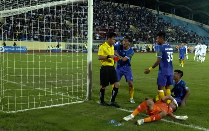 Giới cầm còi phản ứng Ban trọng tài VFF: 'Tôi rất nghi ngờ điều này' Ảnh 2