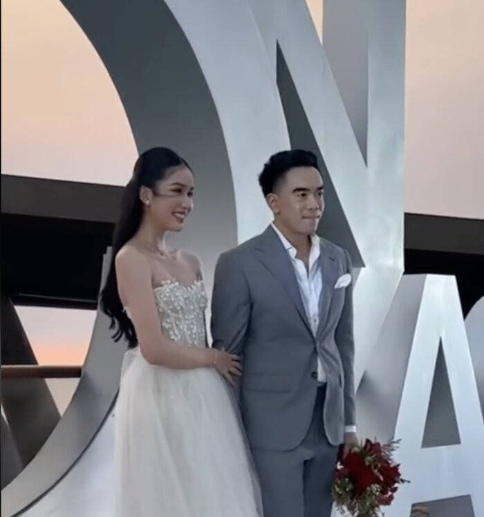 Á hậu Phương Anh cùng bạn trai đã nhận được nhiều lời chúc phúc từ khán giả sau màn cầu hôn gây xôn xao cõi mạng