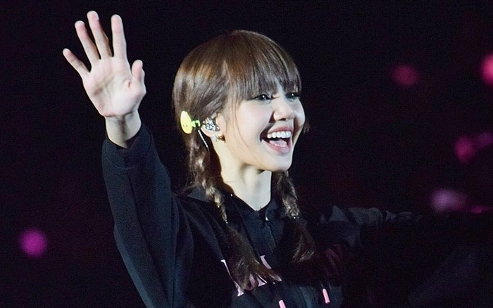 Lisa bất ngờ thay đổi diện mạo khiến fan rần rần: Quá xinh đẹp, quá tuyệt vời! Ảnh 2