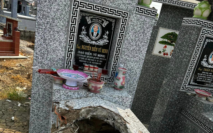 Xót xa hình ảnh phần mộ của cố đạo diễn Vũ Minh bị phá hoại nghiêm trọng Ảnh 2