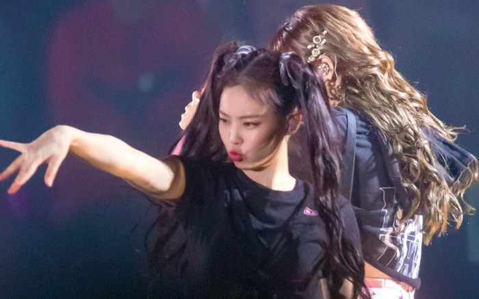 Jennie lại bị lên án vì ăn mặc phản cảm, nhiều người hâm mộ tuyên bố 'quay lưng' Ảnh 2