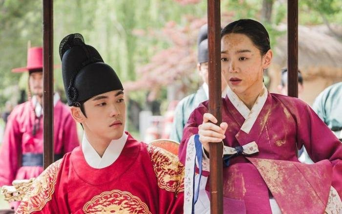 Mr Queen bản Trung ra mắt, nữ chính Tống Nghiên Phi 'điên' không kém Shin Hye Sun Ảnh 4