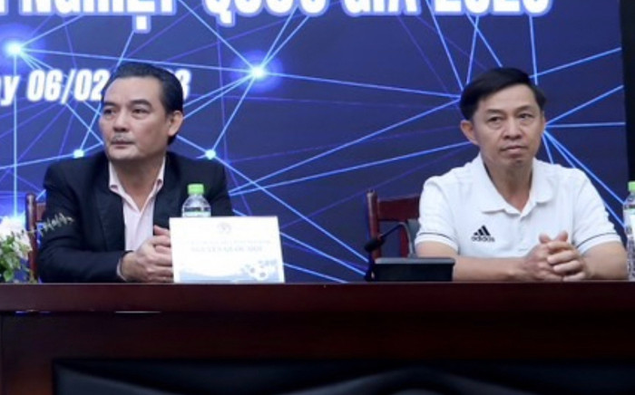 'Cánh tay phải' của bầu Hiển làm quan VFF và sếp VPF: Vừa thổi còi, vừa đá bóng? Ảnh 2