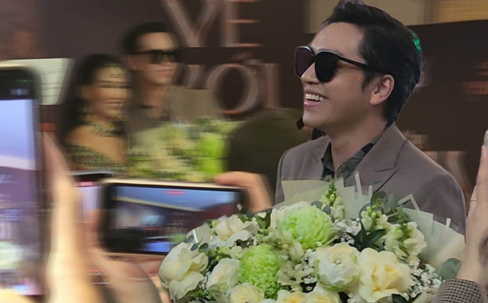 Hậu ồn ào với Nam Em, Bạch Công Khanh rạng rỡ xuất hiện tại 'ngày vui' của 1 nữ ca sĩ Ảnh 2