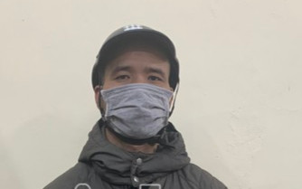 Lộ diện kẻ 'biến thái' làm ra trò đồi bại quấy nhiễu các nữ sinh trước cổng trường ĐH Thương mại Ảnh 2