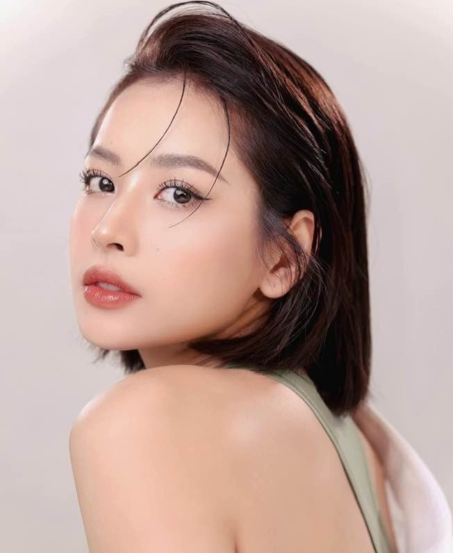 Theo dân tình đồn đoán Chi Pu được cho đã hẹn hò với người yêu cũ của Quỳnh Anh Shyn.